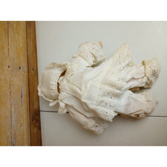 Vintage Seymore Mann Connoisseur Collection Porcelain Doll 1995 9 inch - Picture 6 of 10